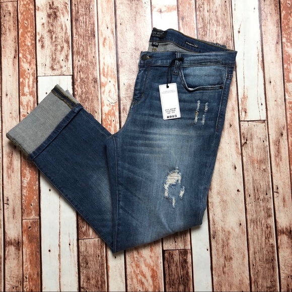 Size 32 Judy Blue Cuffed Jeans - Picture 6 of 8